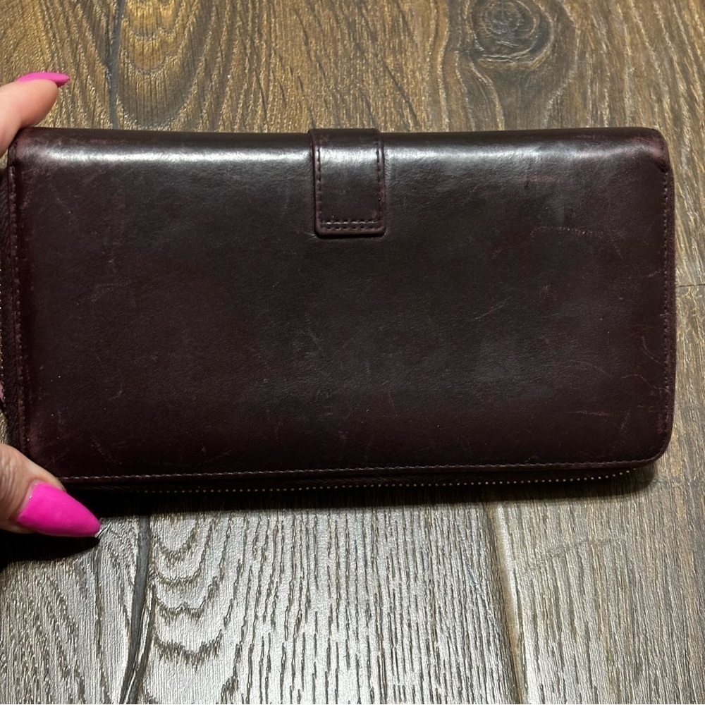 Saint Laurent Leather Continental
Wallet - Burgundy Wallet - Picture 10 of 16